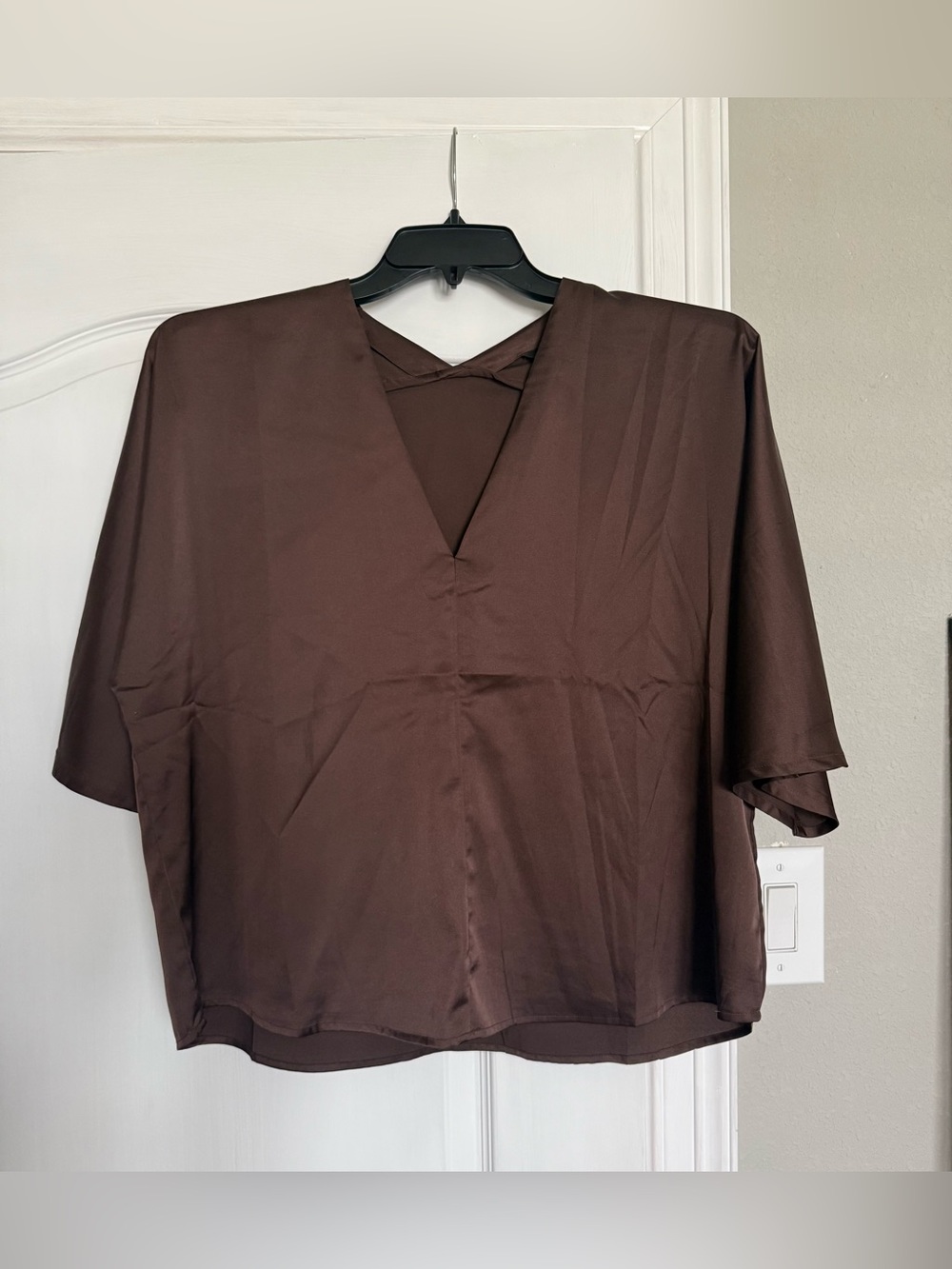 NWOT Banana Republic Espresso Brown Satin V-Neck Kimono Top Medium